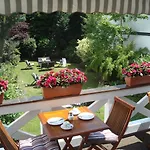 Boutique Sir & Lady Astor - The Charming 3* Dusseldorf
