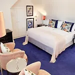 Boutique Hotel Sir & Lady Astor - The Charming City Hotels