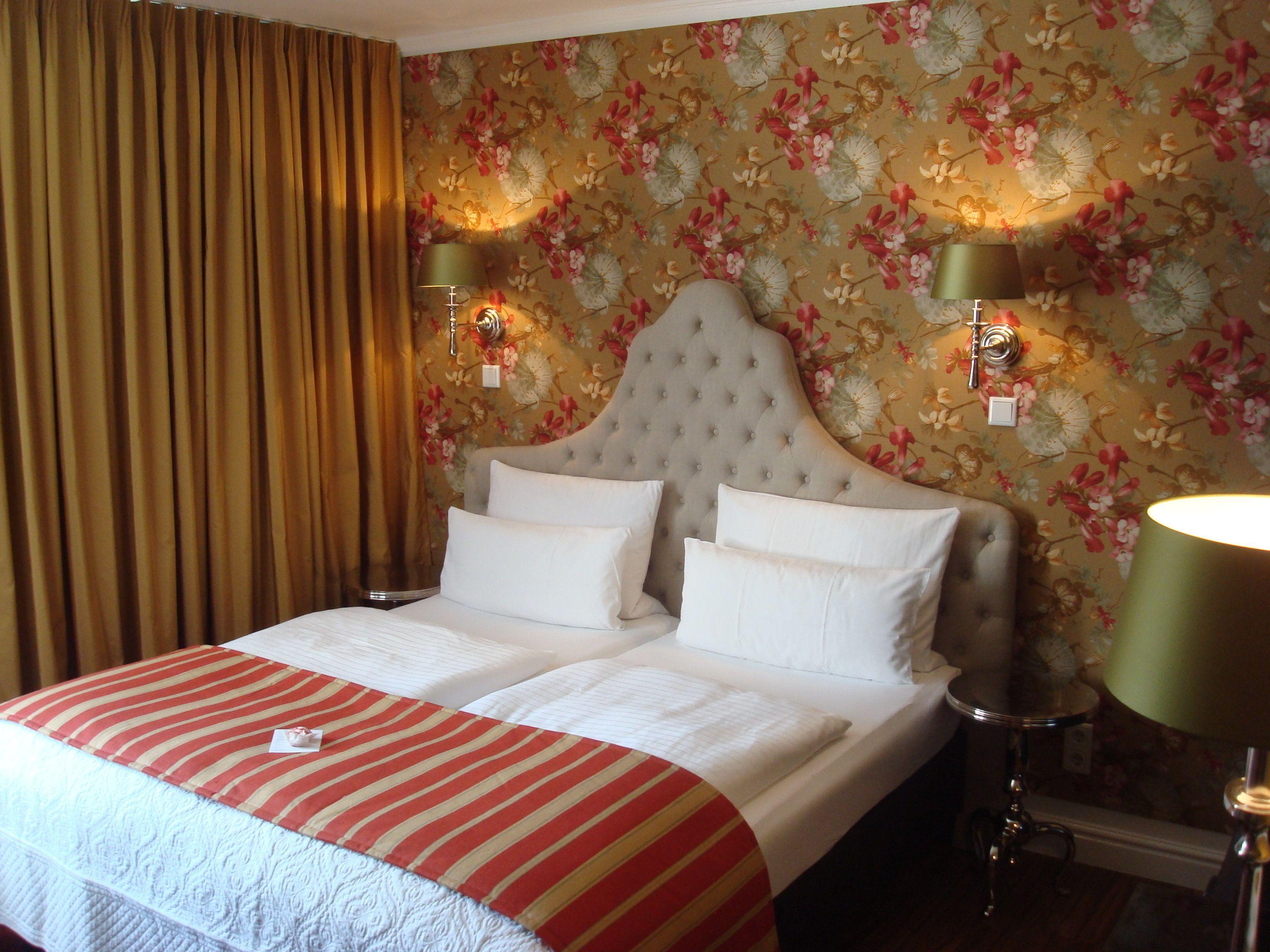 Boutique Sir & Lady Astor - The Charming Düsseldorf